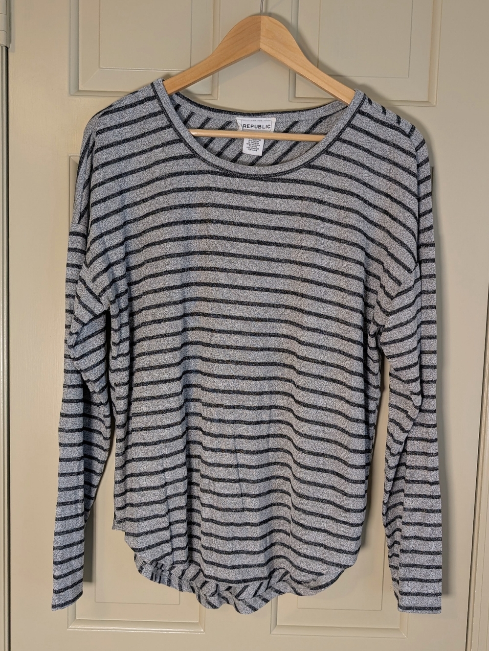 For the Republic Lightweight Long Sleeve Top Gray Black Striped Size L